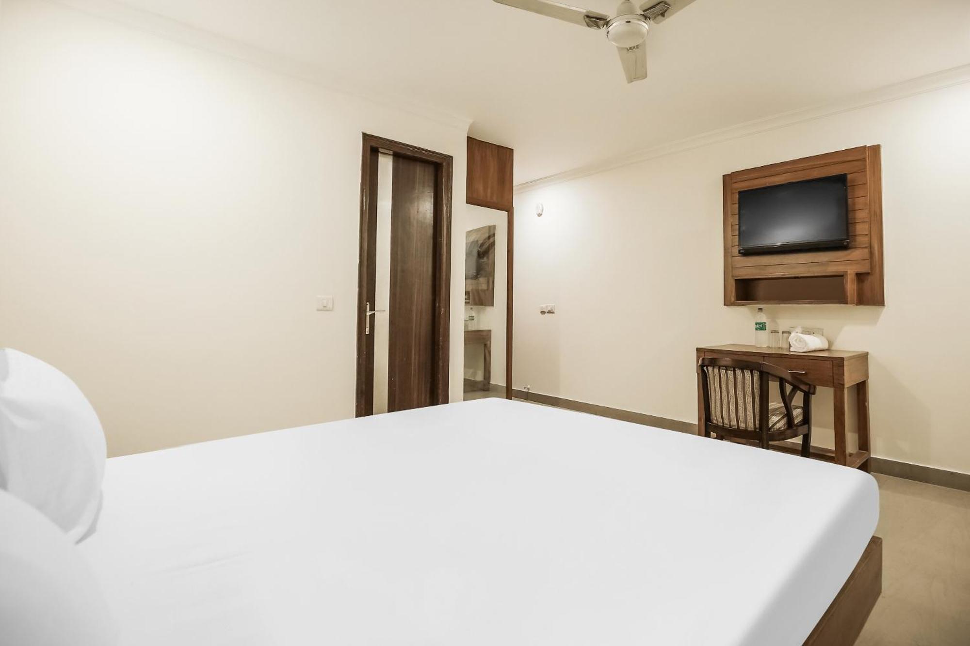 Hotel Collection O Sapphire Chandīgarh Exterior foto